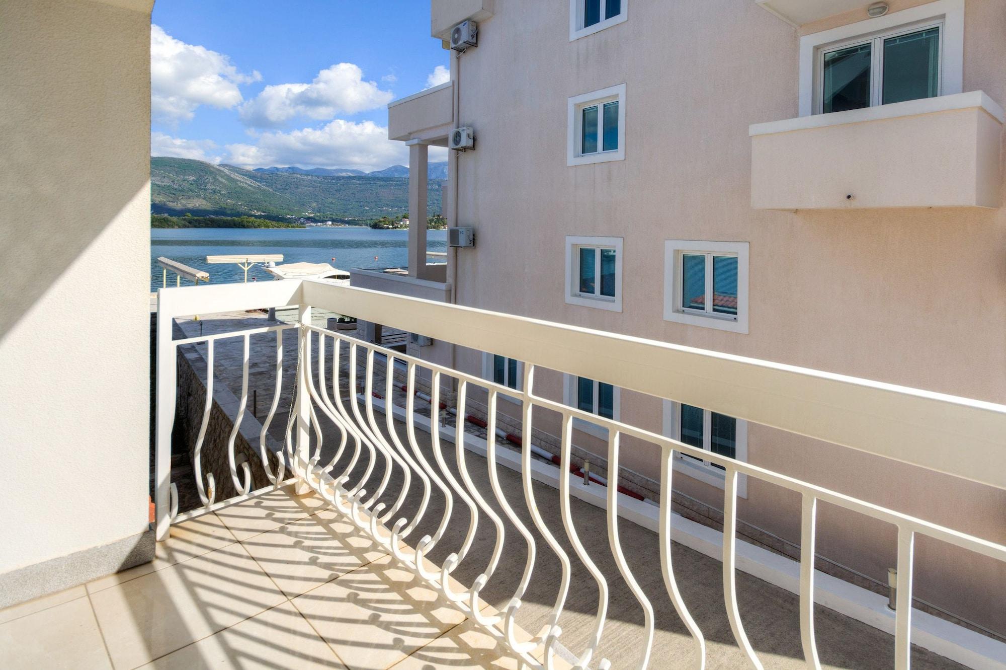 Apart-Hotel Villa Lav Nova Pec Luaran gambar